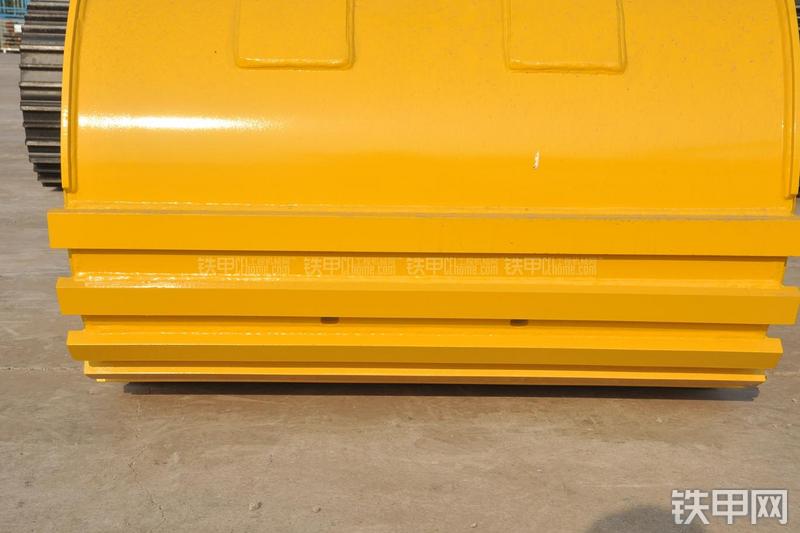 住友SH240-5挖掘机局部