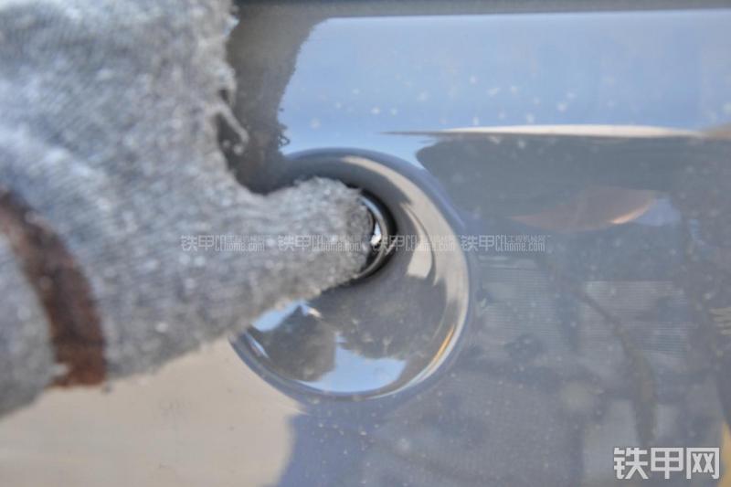 住友SH130-5挖掘机局部