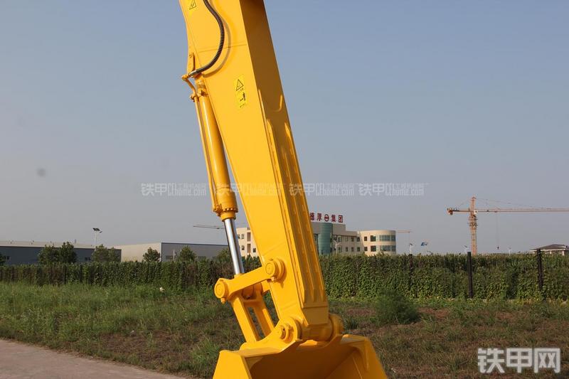 住友SH220LC-5挖掘机局部