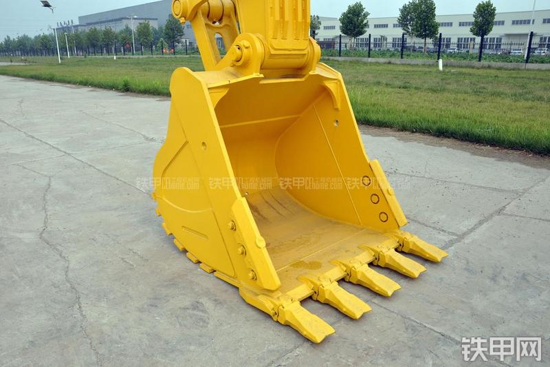 住友SH360HD-5挖掘机局部