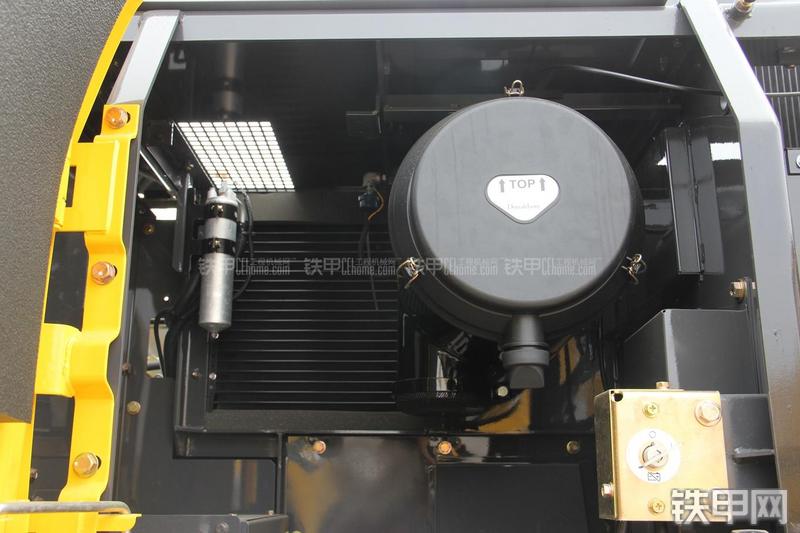 住友SH380-5挖掘机局部