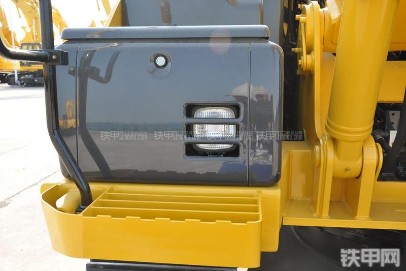 住友SH130-5挖掘机局部