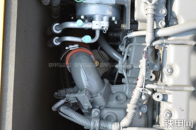 住友SH130-5挖掘机局部