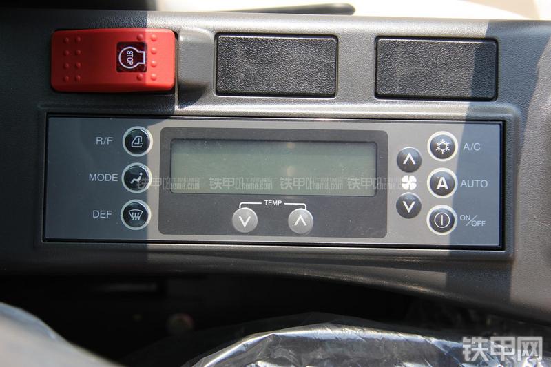 住友SH240-5挖掘机局部