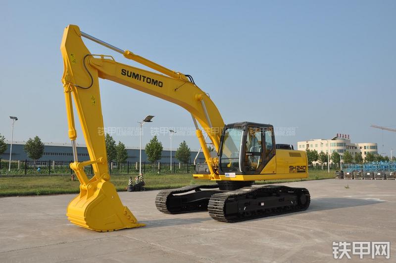 住友SH240-5挖掘机整机外观