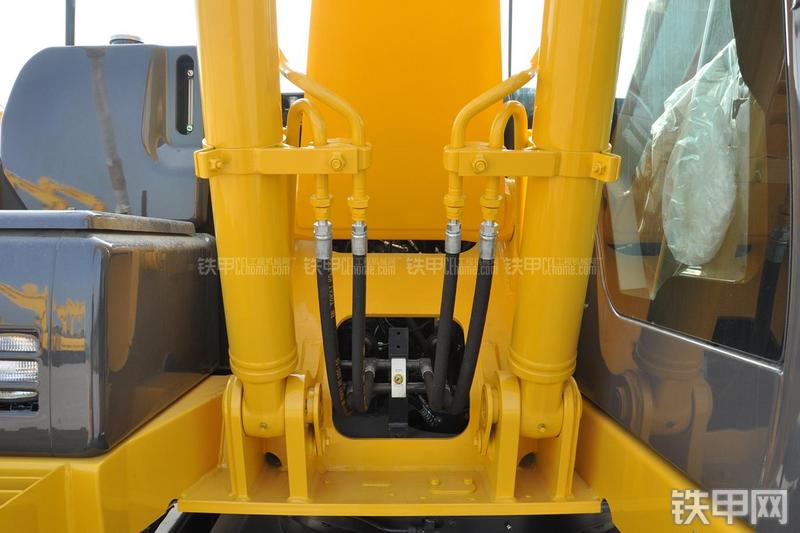 住友SH130-5挖掘机局部