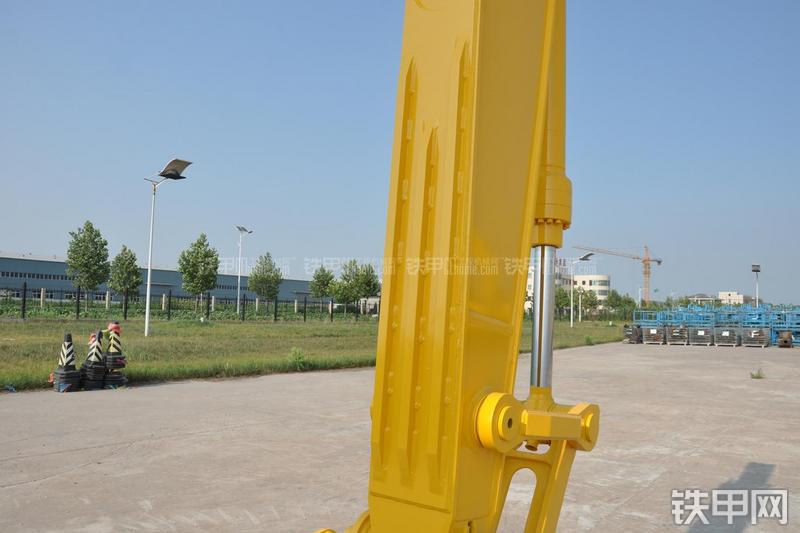 住友SH130-5挖掘机局部