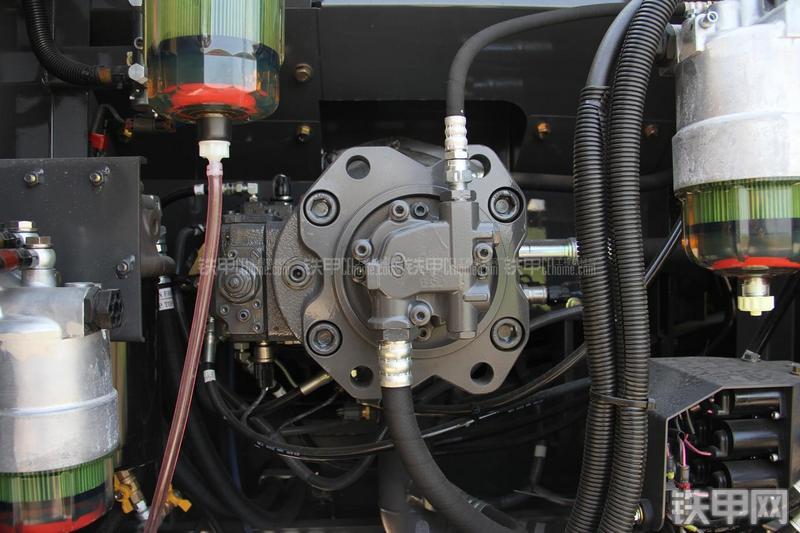 住友SH220LC-5挖掘机局部