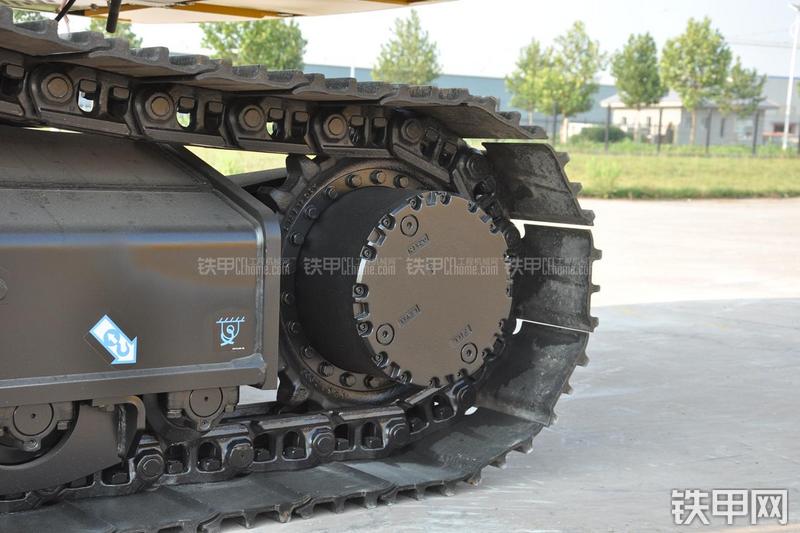 住友SH240-5挖掘机局部