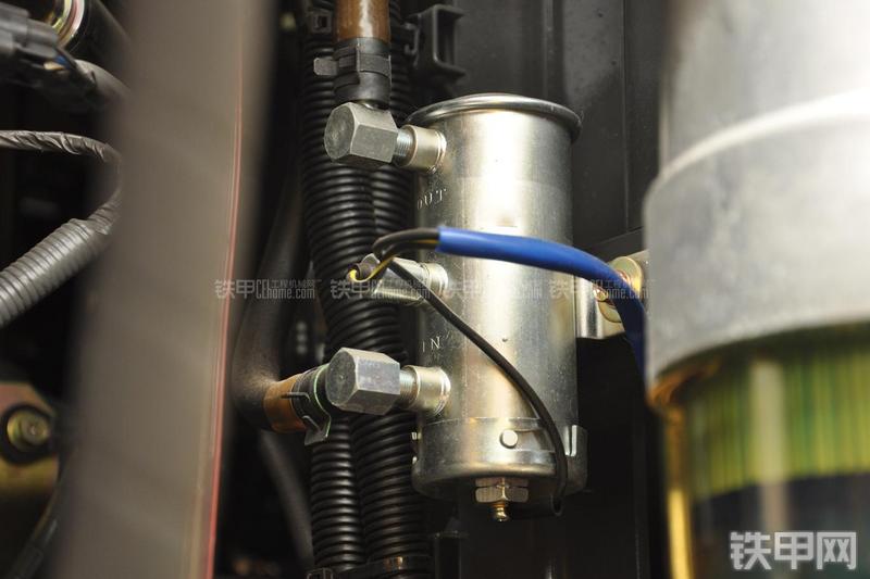 住友SH360HD-5挖掘机局部