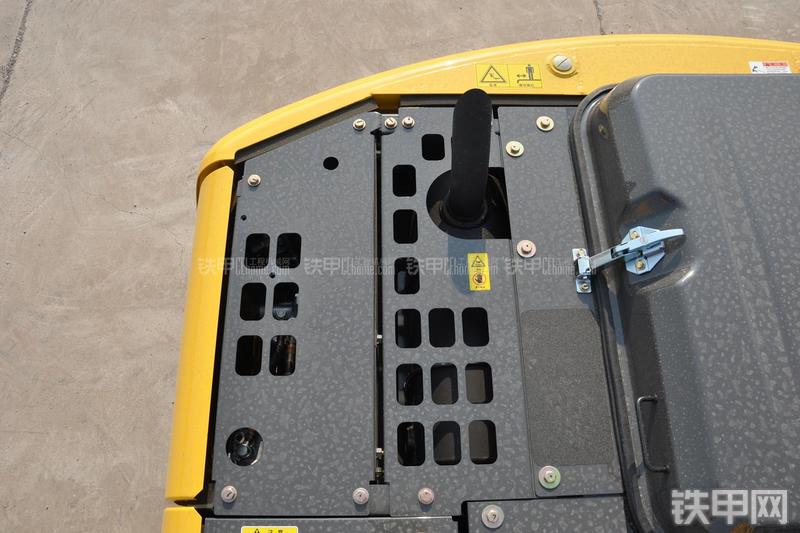 住友SH130-5挖掘机局部