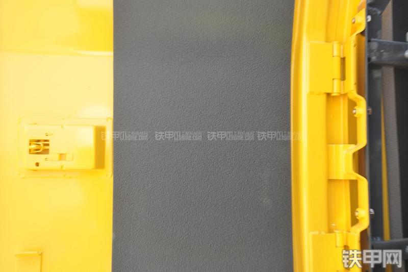 住友SH130-5挖掘机局部