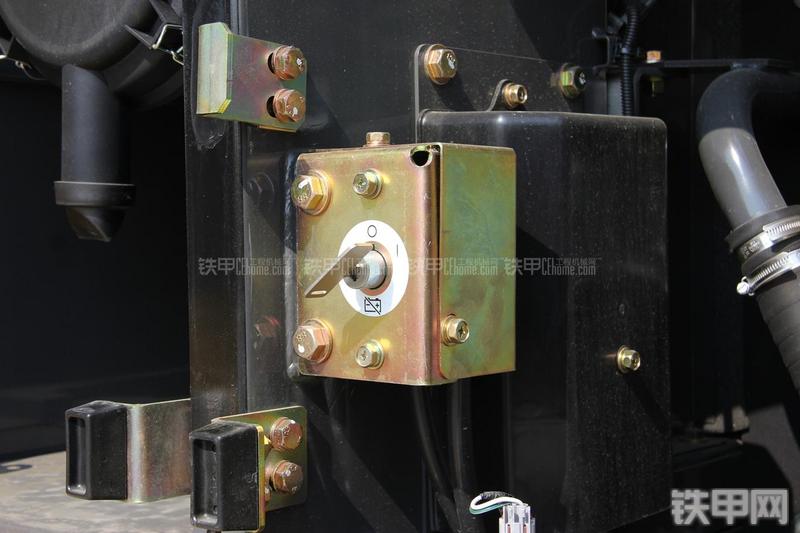 住友SH220LC-5挖掘机局部