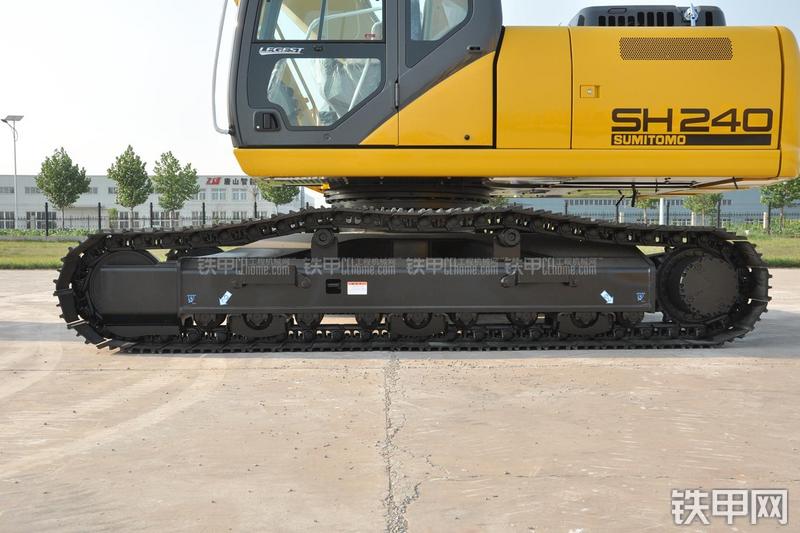 住友SH240-5挖掘机局部