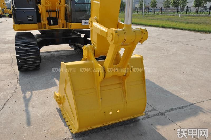 住友SH130-5挖掘机局部