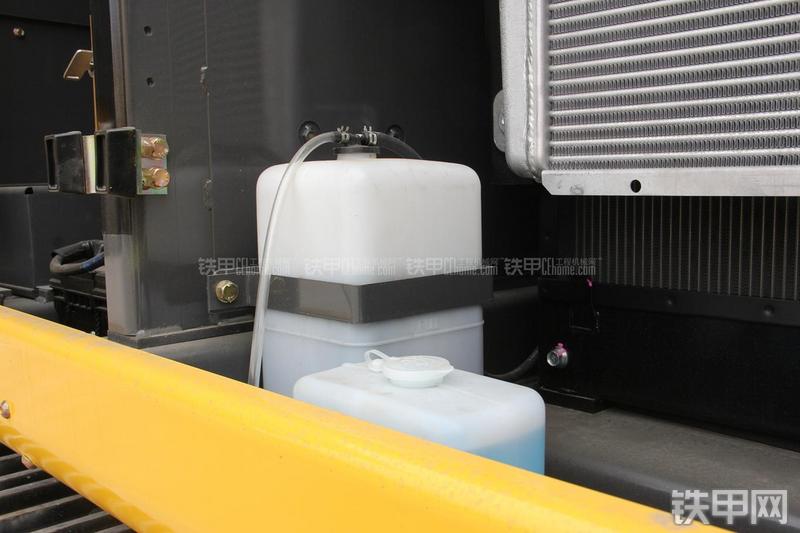 住友SH380-5挖掘机局部