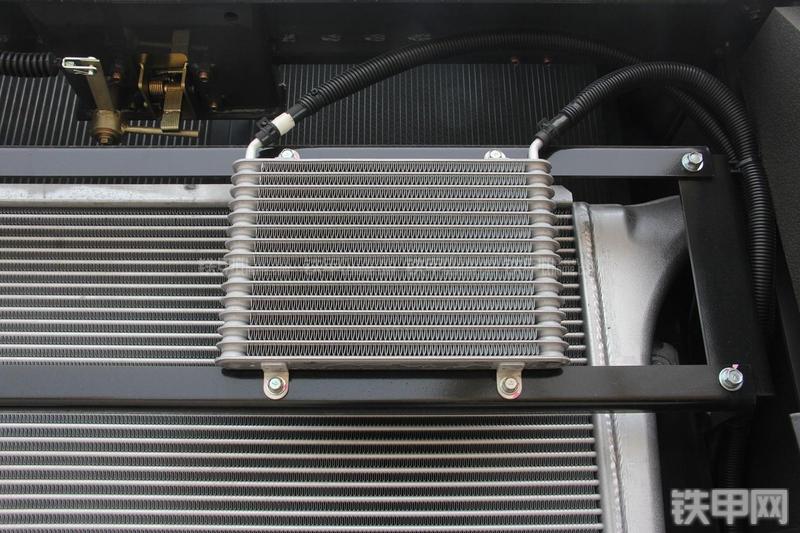 住友SH380-5挖掘机局部