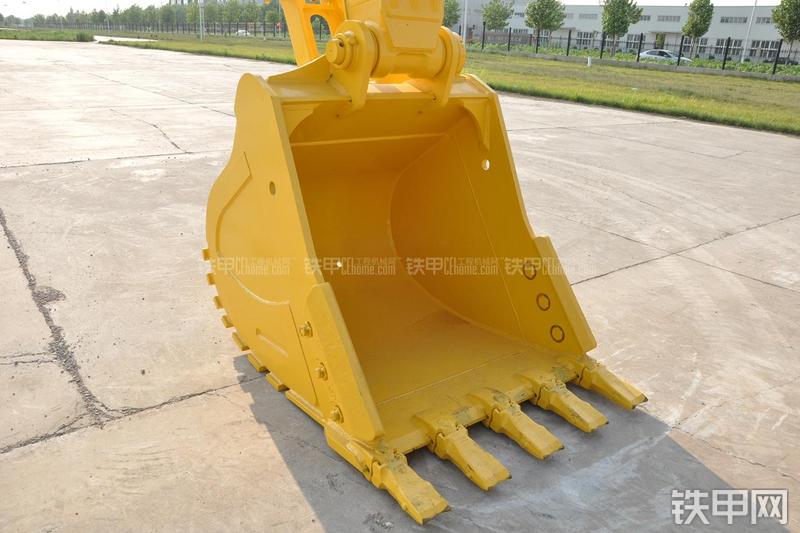 住友SH240-5挖掘机局部