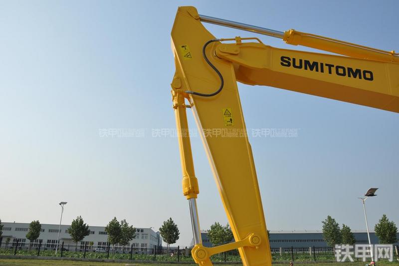 住友SH240-5挖掘机局部