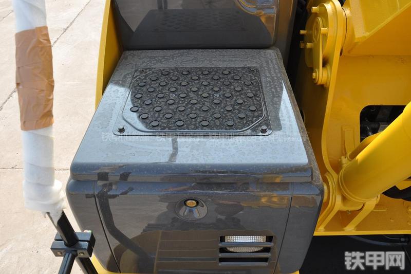 住友SH130-5挖掘机局部