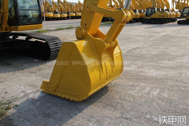 住友SH220LC-5挖掘机局部