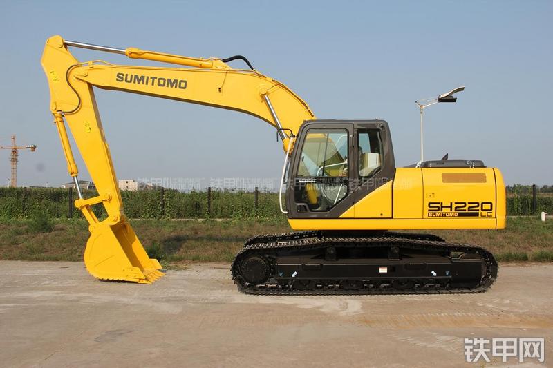 住友SH220LC-5挖掘机整机外观