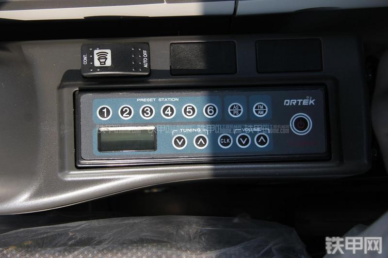 住友SH240-5挖掘机局部