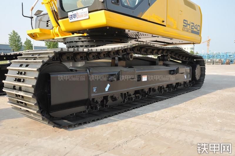 住友SH240-5挖掘机局部