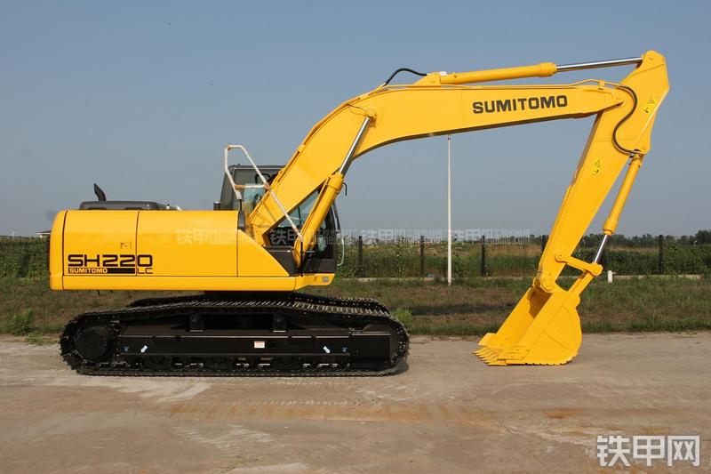 住友SH220LC-5挖掘机整机外观