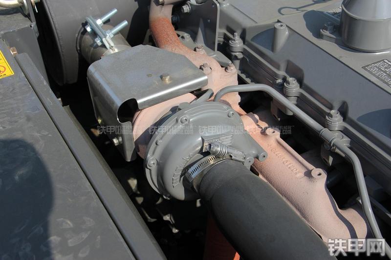 住友SH240-5挖掘机局部