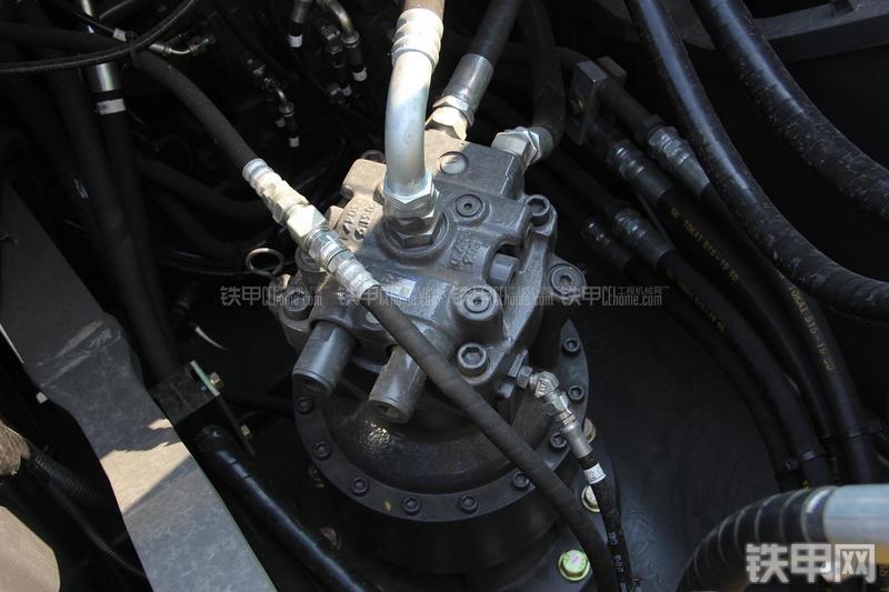 住友SH240-5挖掘机局部