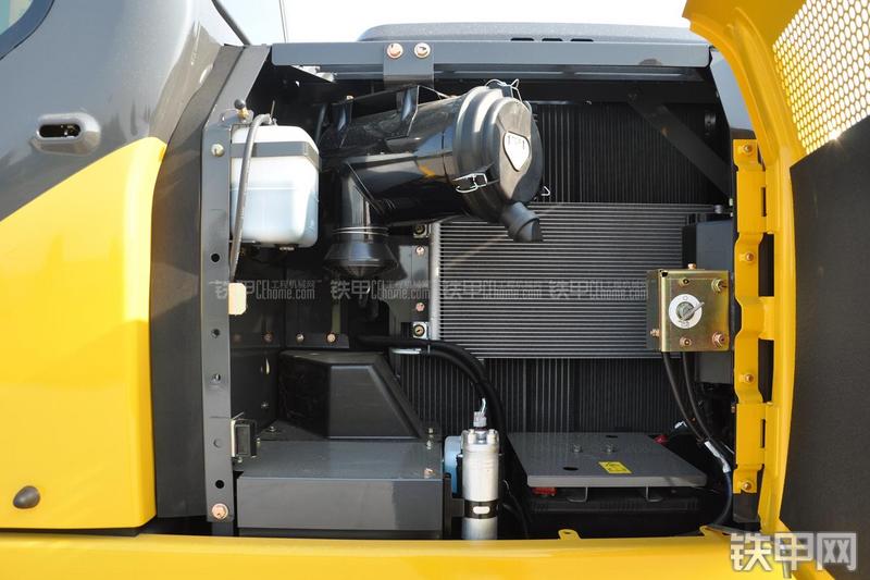 住友SH130-5挖掘机局部