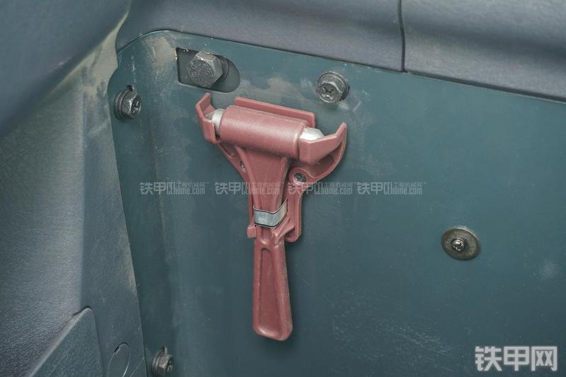 现代R80-9挖掘机局部