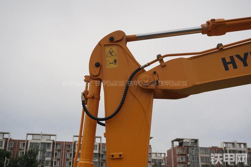 现代R80-9挖掘机局部