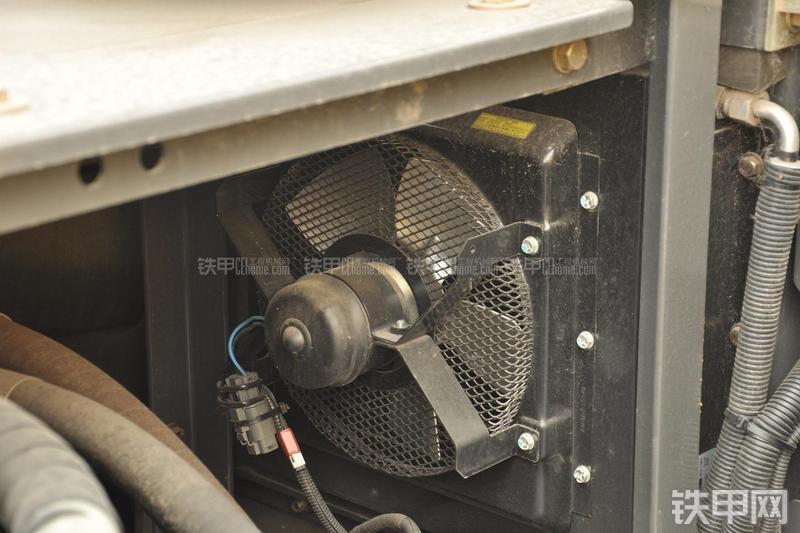 住友SH480-5挖掘机局部