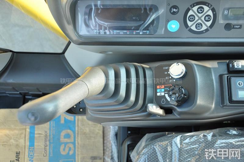 住友SH480-5挖掘机局部