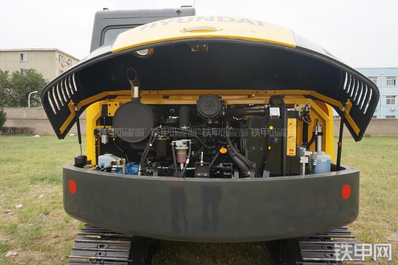 现代R80-7挖掘机局部