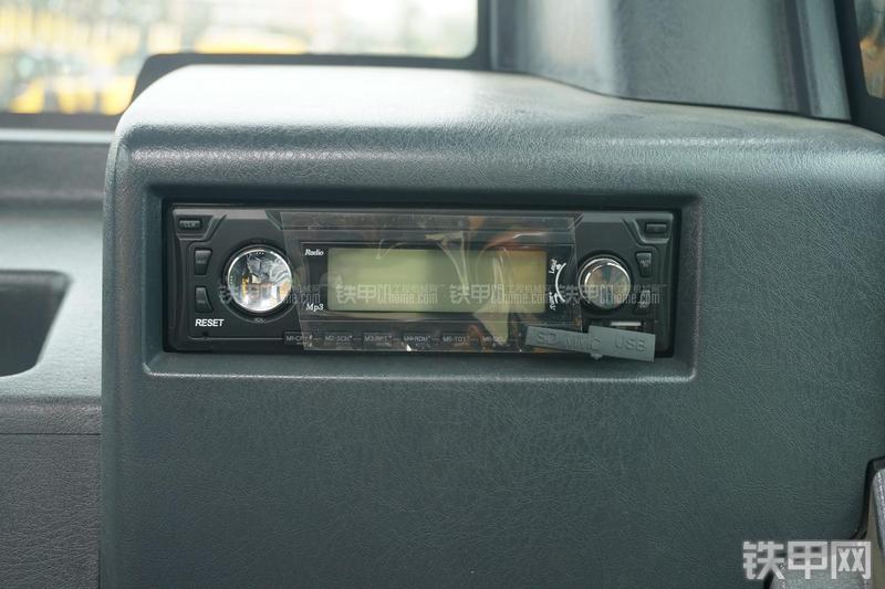 现代R80-9挖掘机局部