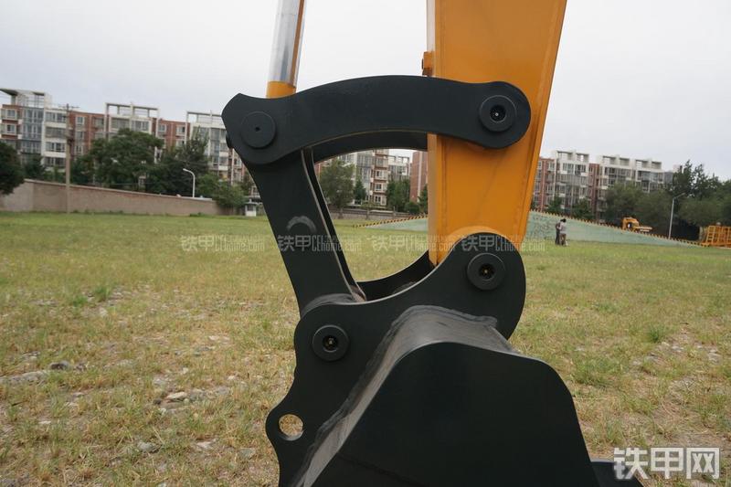 现代R80-9挖掘机局部