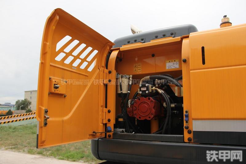 现代R150W-9挖掘机局部