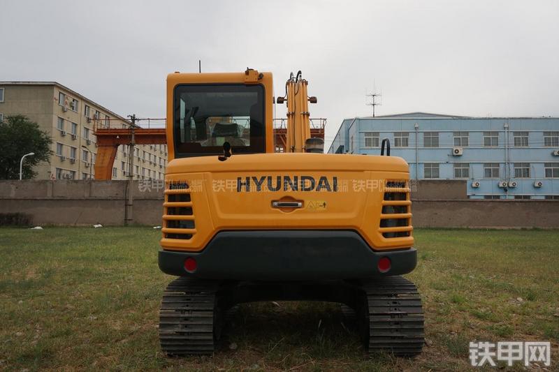 现代R80-9挖掘机整机外观