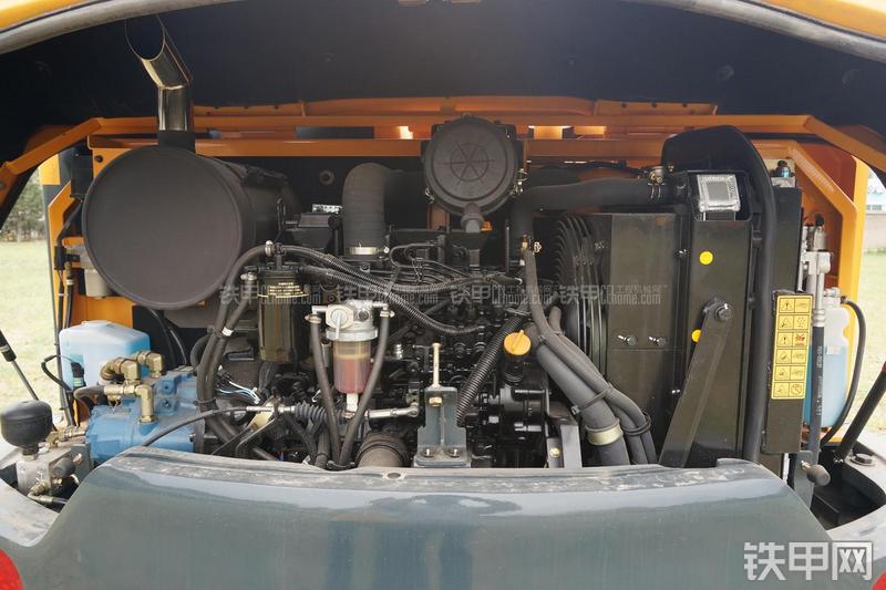 现代R80-9挖掘机局部