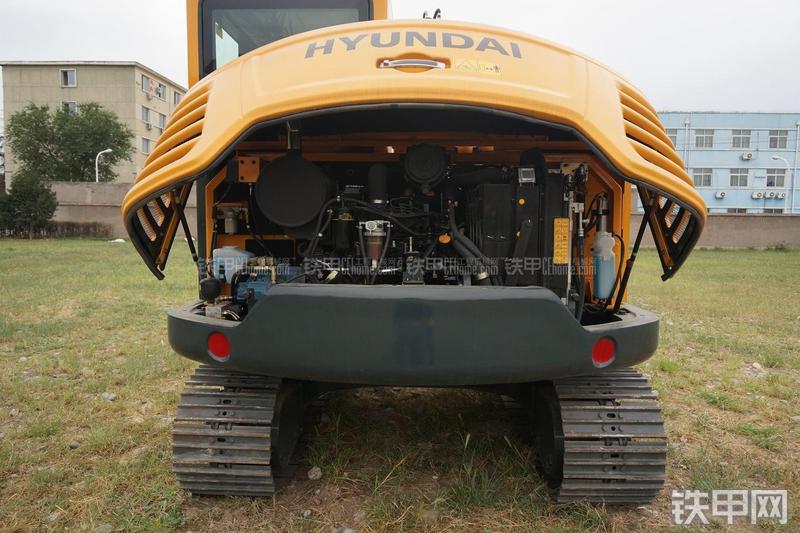 现代R80-9挖掘机局部