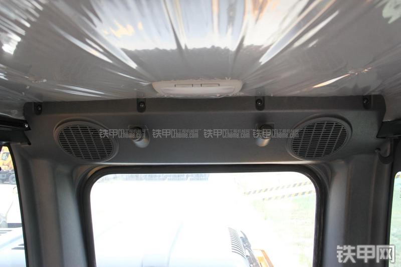 现代R150W-9挖掘机局部