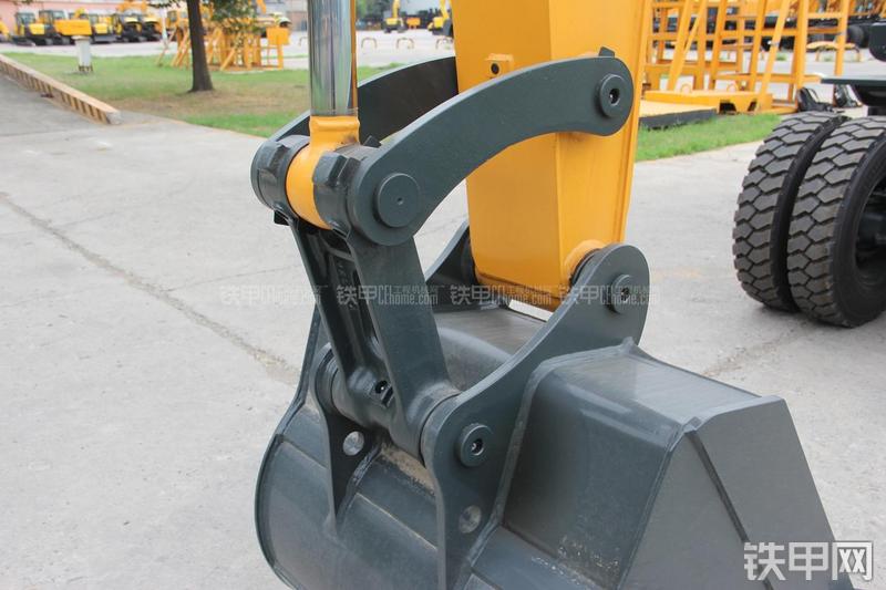 现代R150W-9挖掘机局部