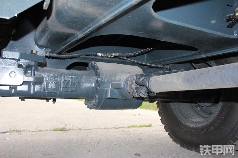 现代R150W-9挖掘机局部