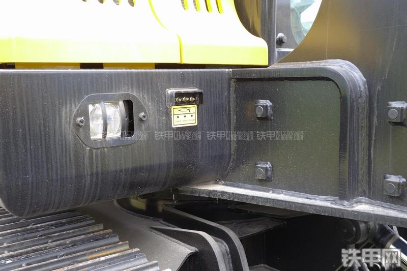 现代R55-7挖掘机局部