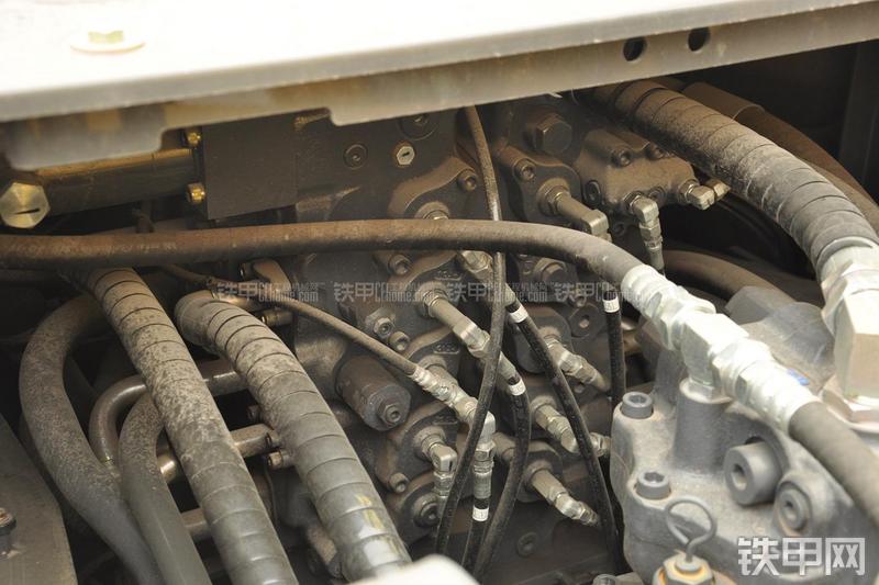 住友SH480-5挖掘机局部