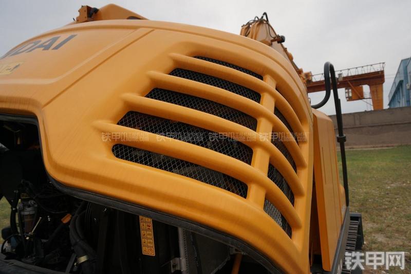 现代R80-9挖掘机局部