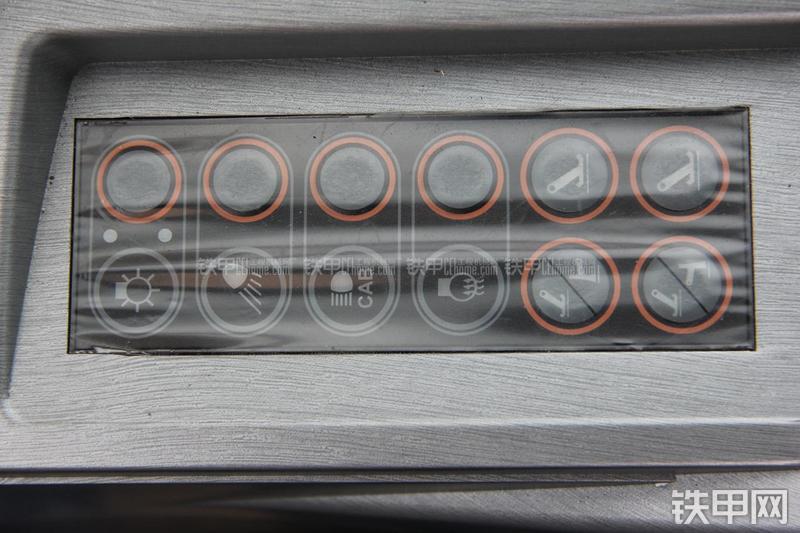 现代R150W-9挖掘机局部